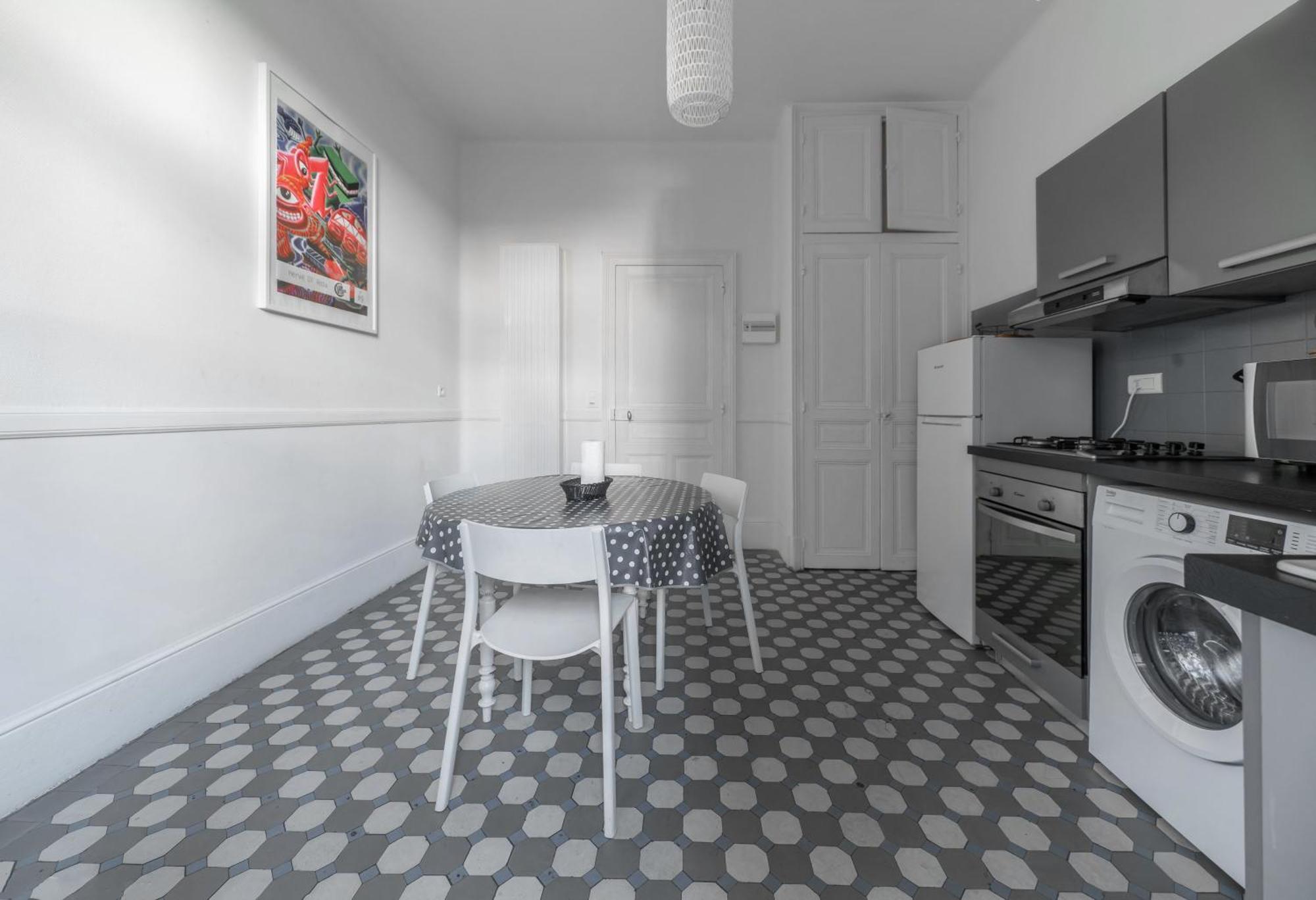 Residence Epinat II - Appartements Centre - Parking Виши Экстерьер фото